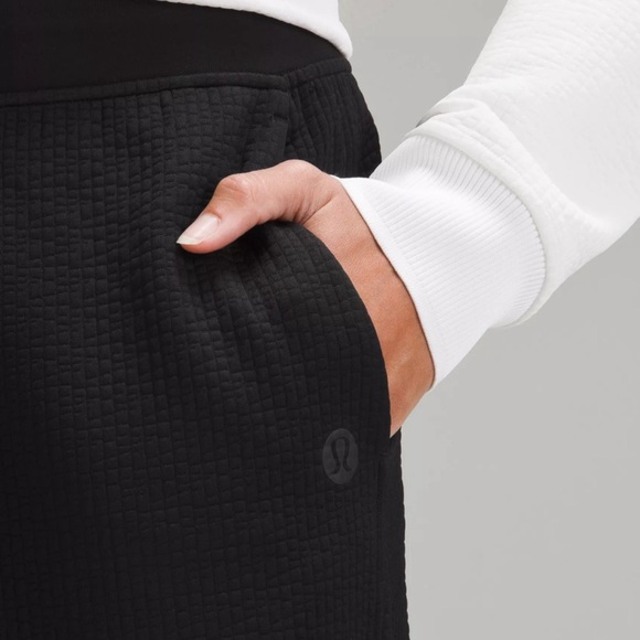 Lululemon Textured High Rise Flared Track Pant Black Size 12 NWT - Picture 3 of 11